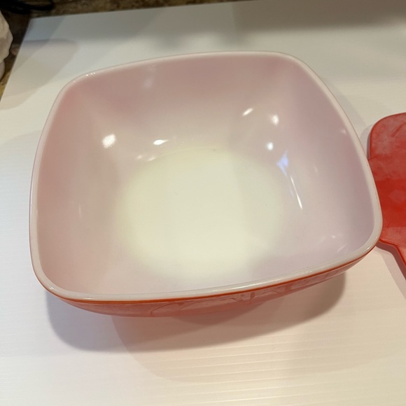 Vintage PYREX Red Square Hostess Casserole Dish with Lid 2 1/2 Quart - Picture 7 of 11